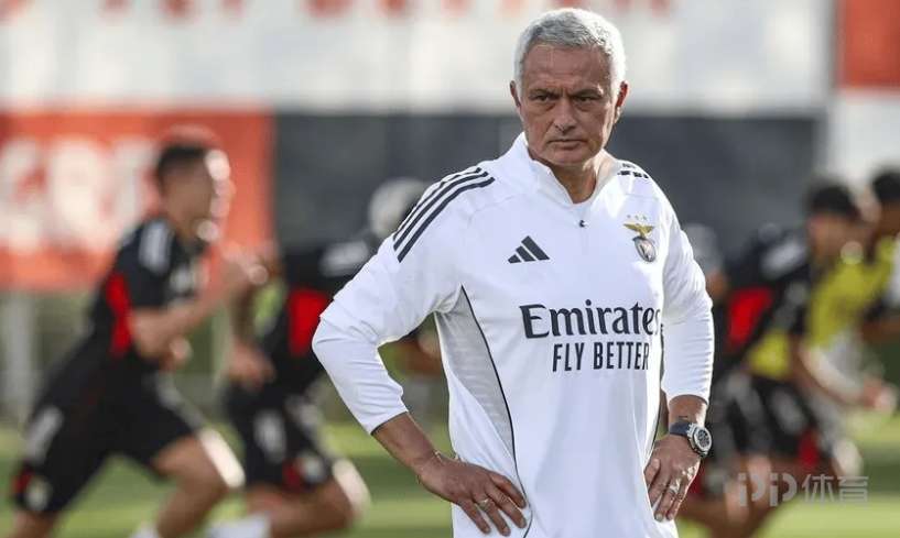 巨星荣膺历,史性冠军时,帽子却成焦,完美体育登录入口,完美体育平台,完美体育注册网址,完美体育app,完美体育官网,完美体育网站,完美体育网页版